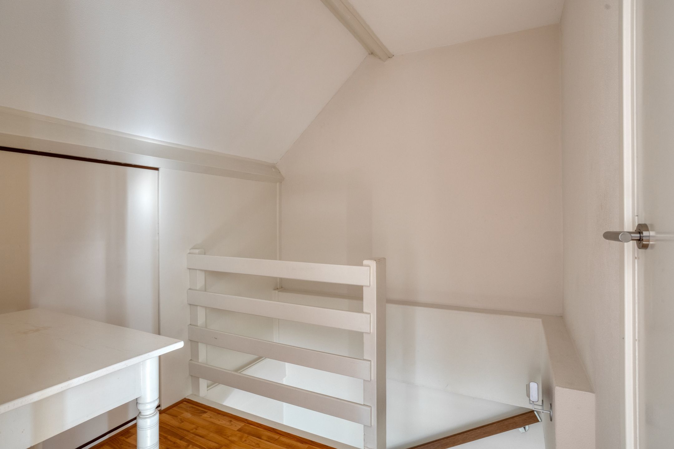 Foto 24 van van Nesstraat 4