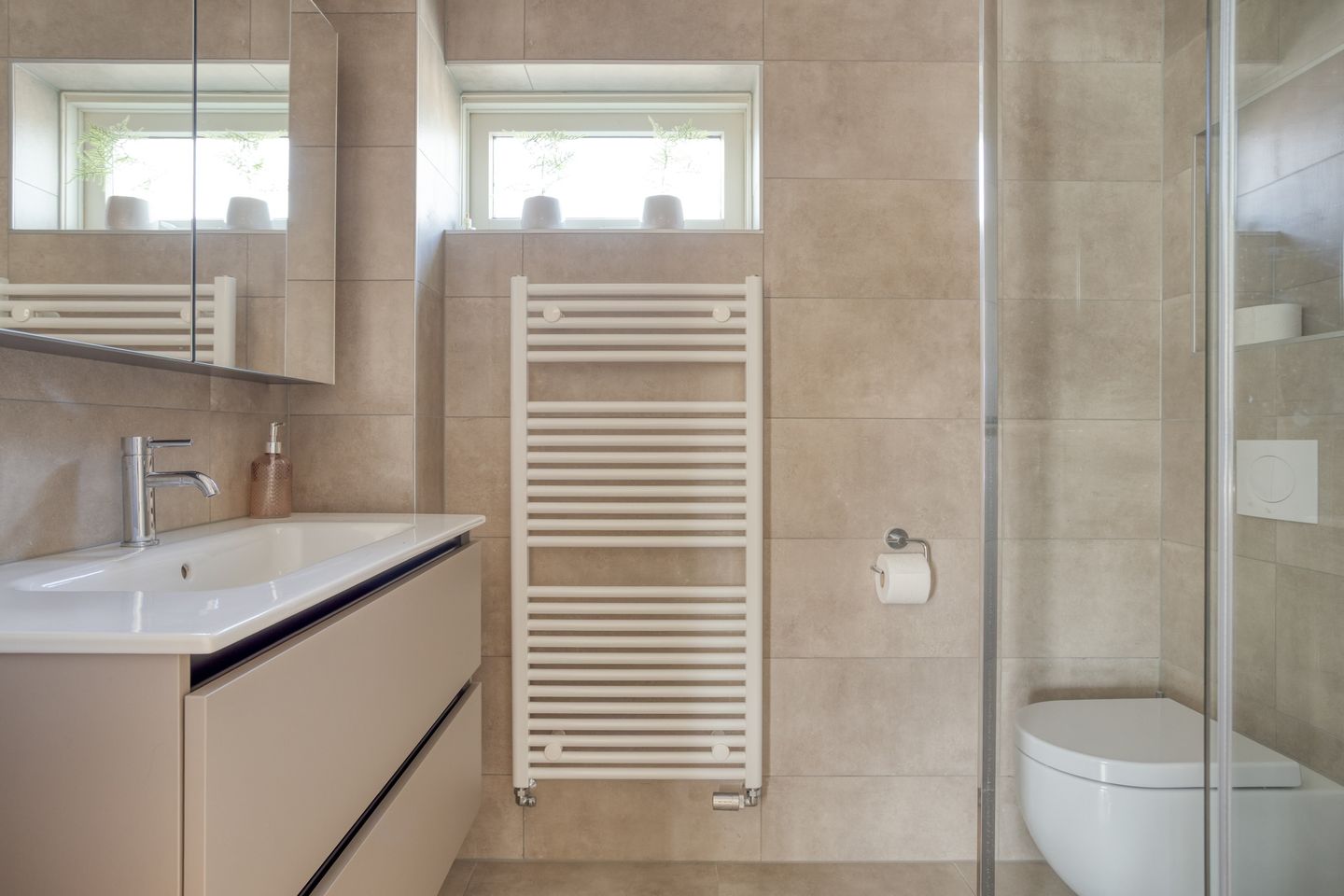 Foto 19 van van Nesstraat 4