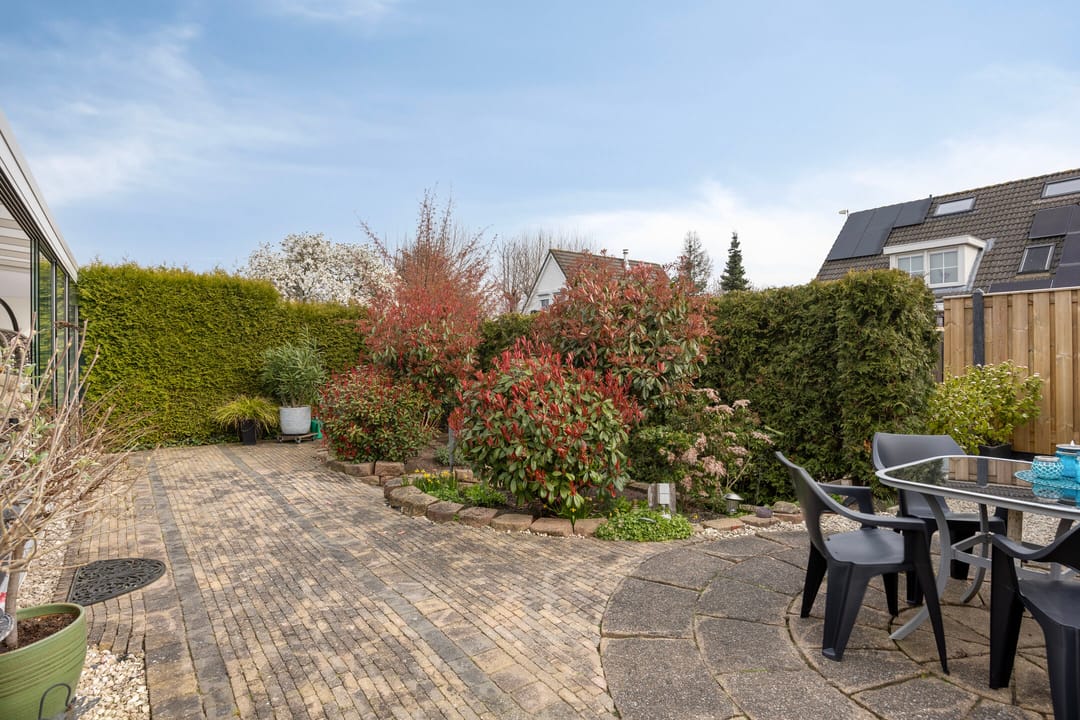 Well-maintained semi-detached home with garage near Lingemeer — 30