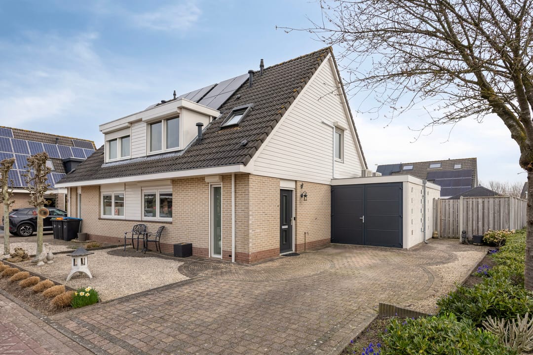 Well-maintained semi-detached home with garage near Lingemeer — 40