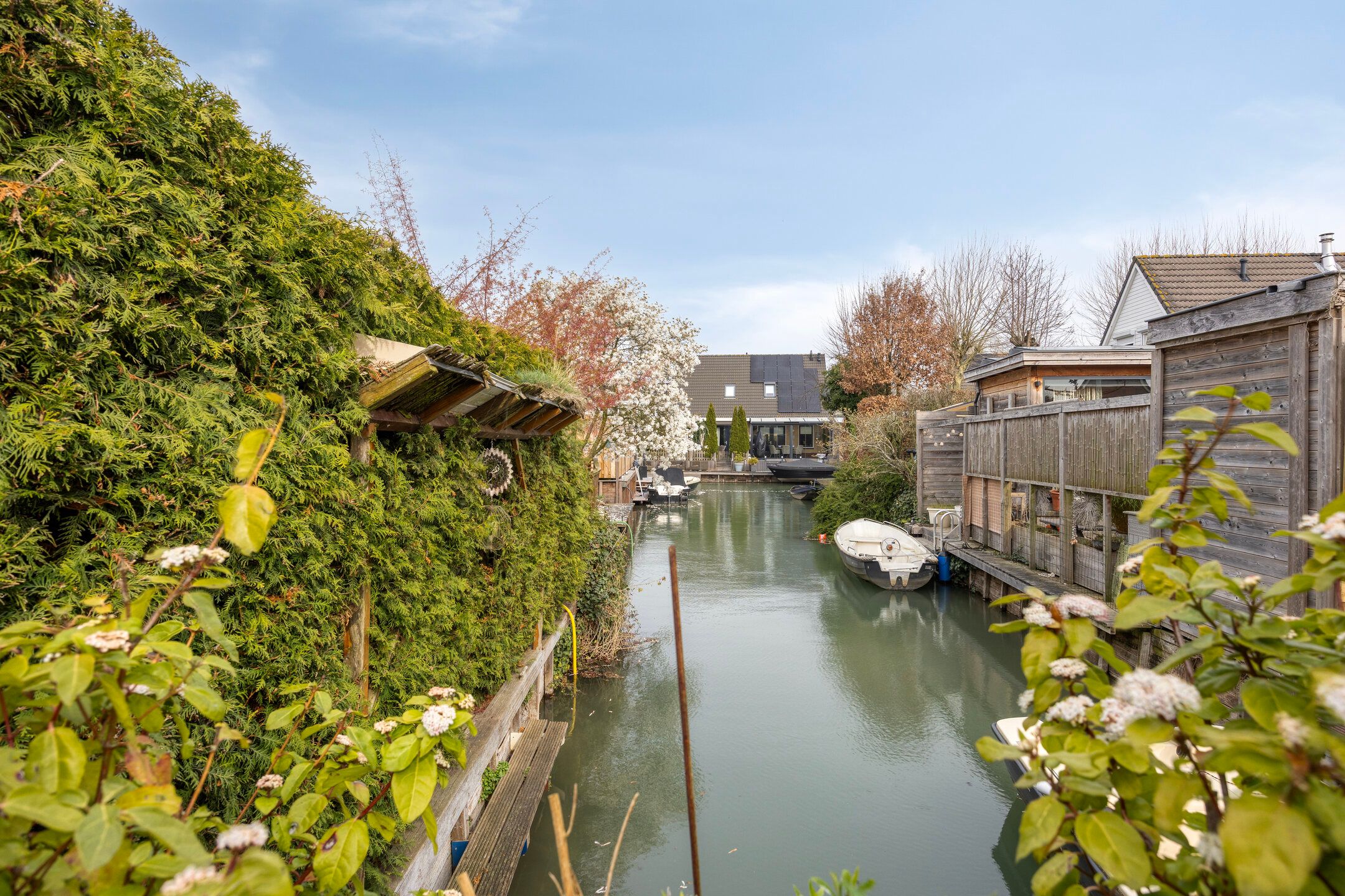 Well-maintained semi-detached home with garage near Lingemeer — 38