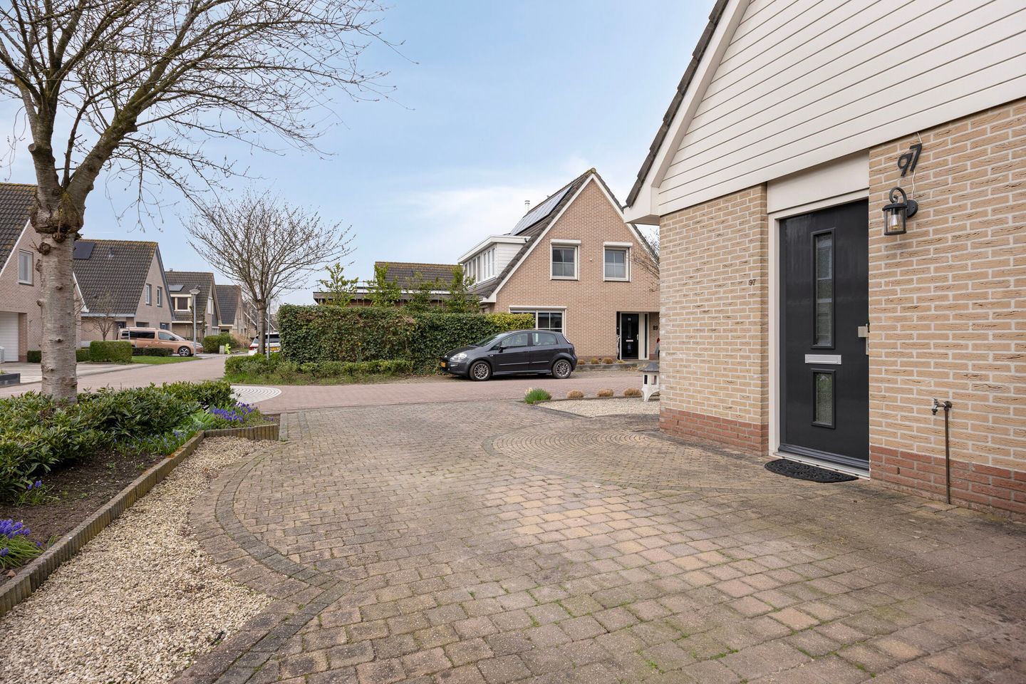 Well-maintained semi-detached home with garage near Lingemeer — 43