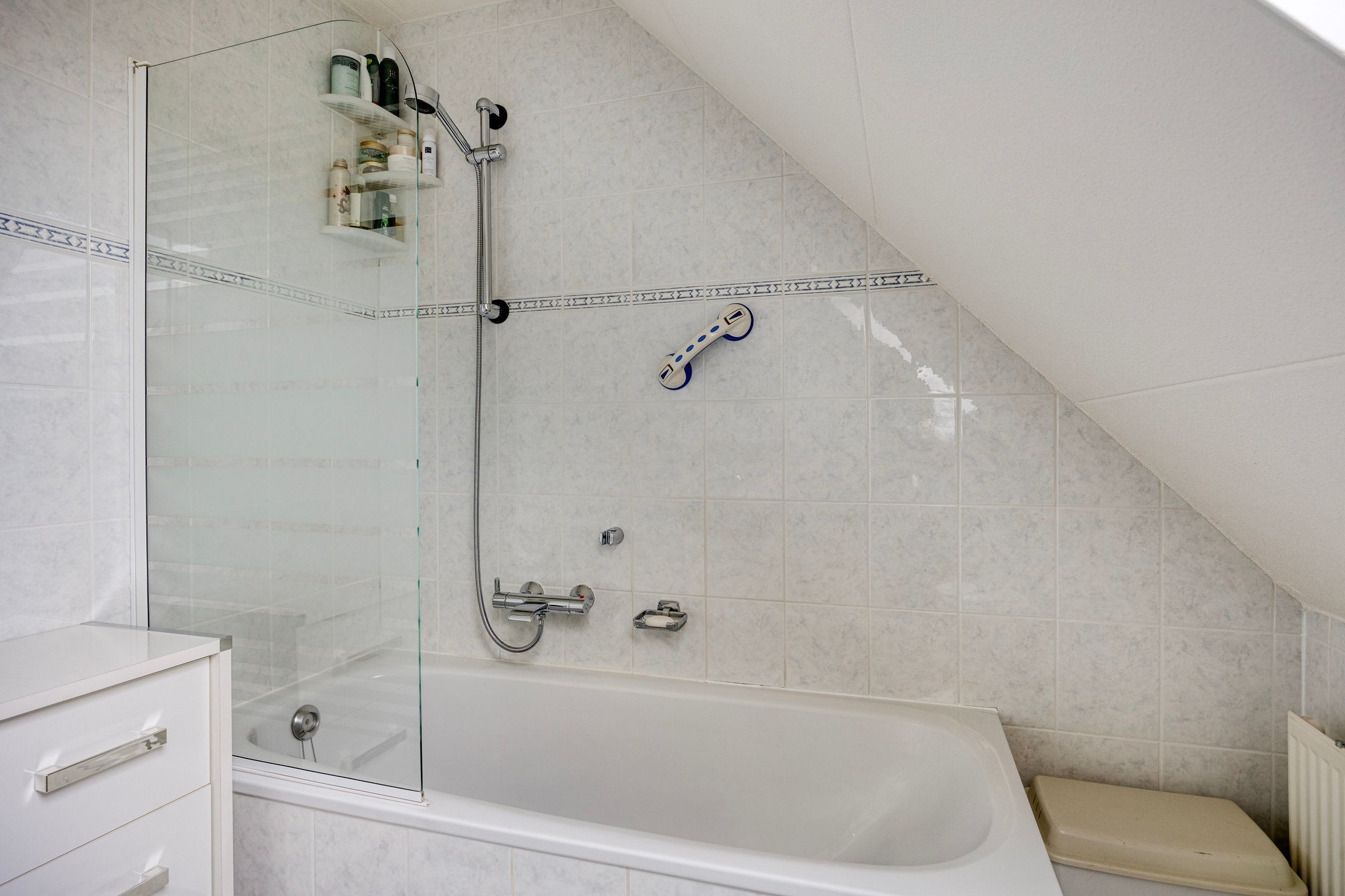 Well-maintained semi-detached home with garage near Lingemeer — 24