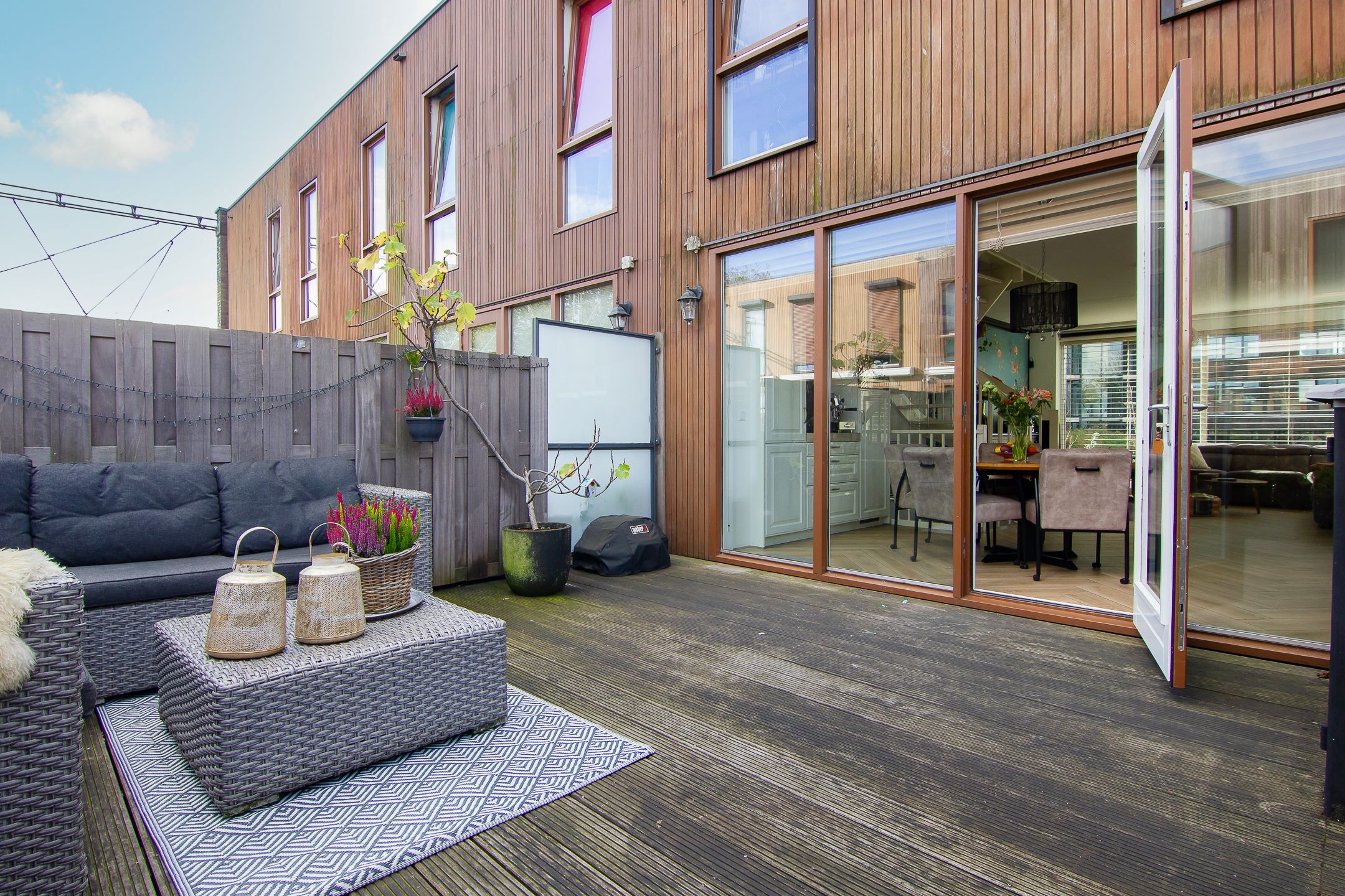 Modern family home with park views and private parking in IJmuiden — 23
