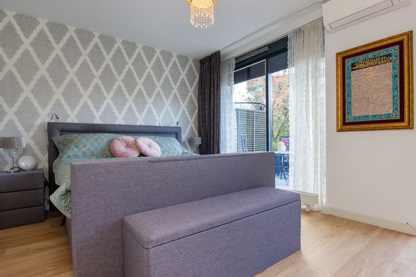 Modern family home with park views and private parking in IJmuiden — 34