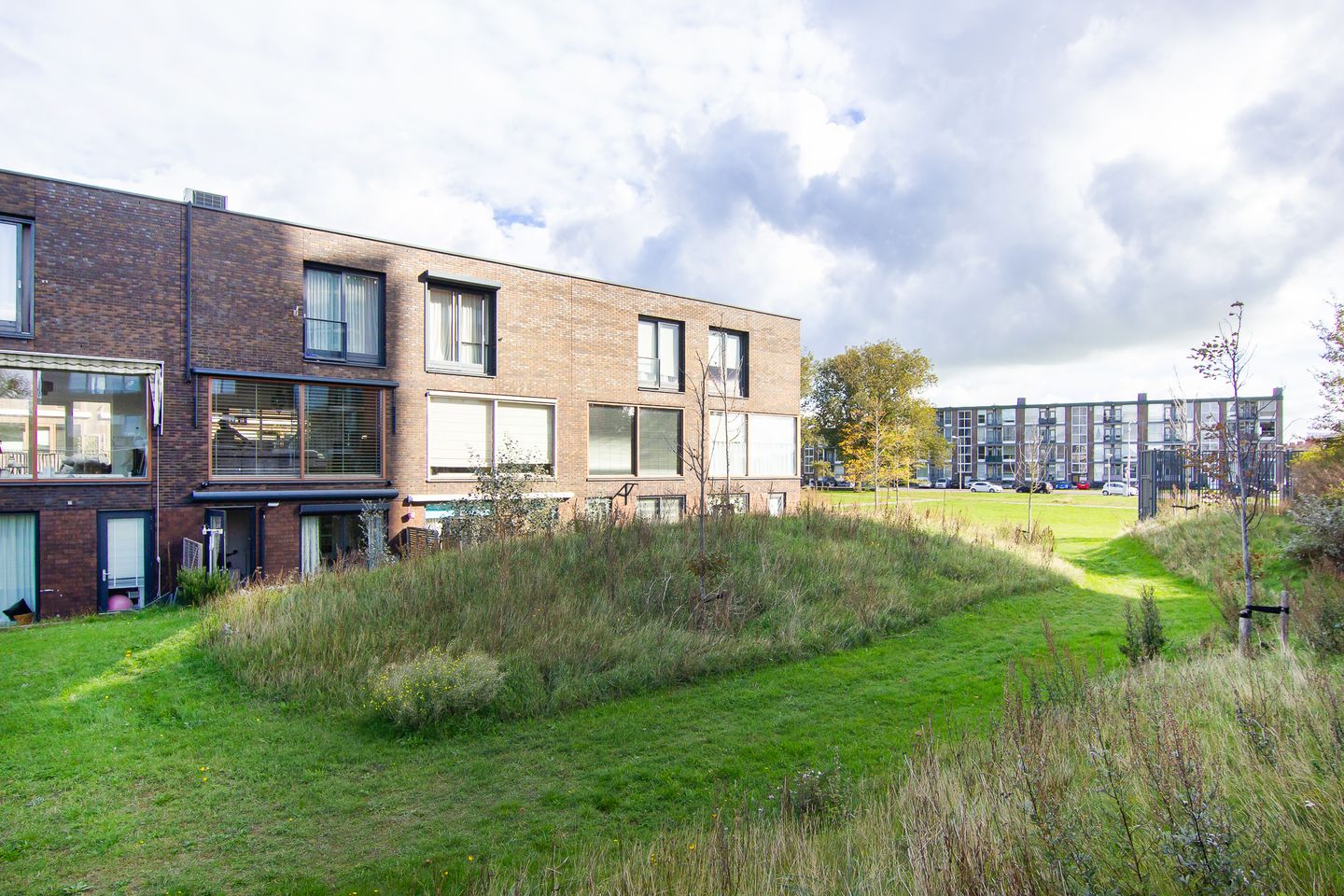 Modern family home with park views and private parking in IJmuiden — 38