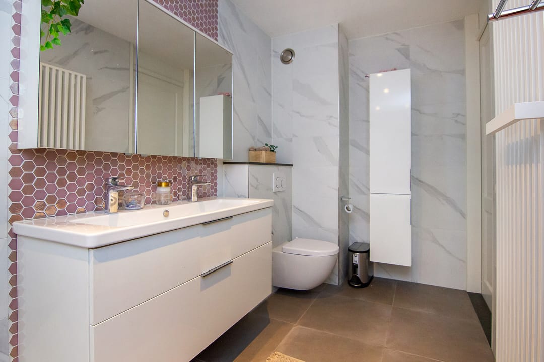 Modern family home with park views and private parking in IJmuiden — 32