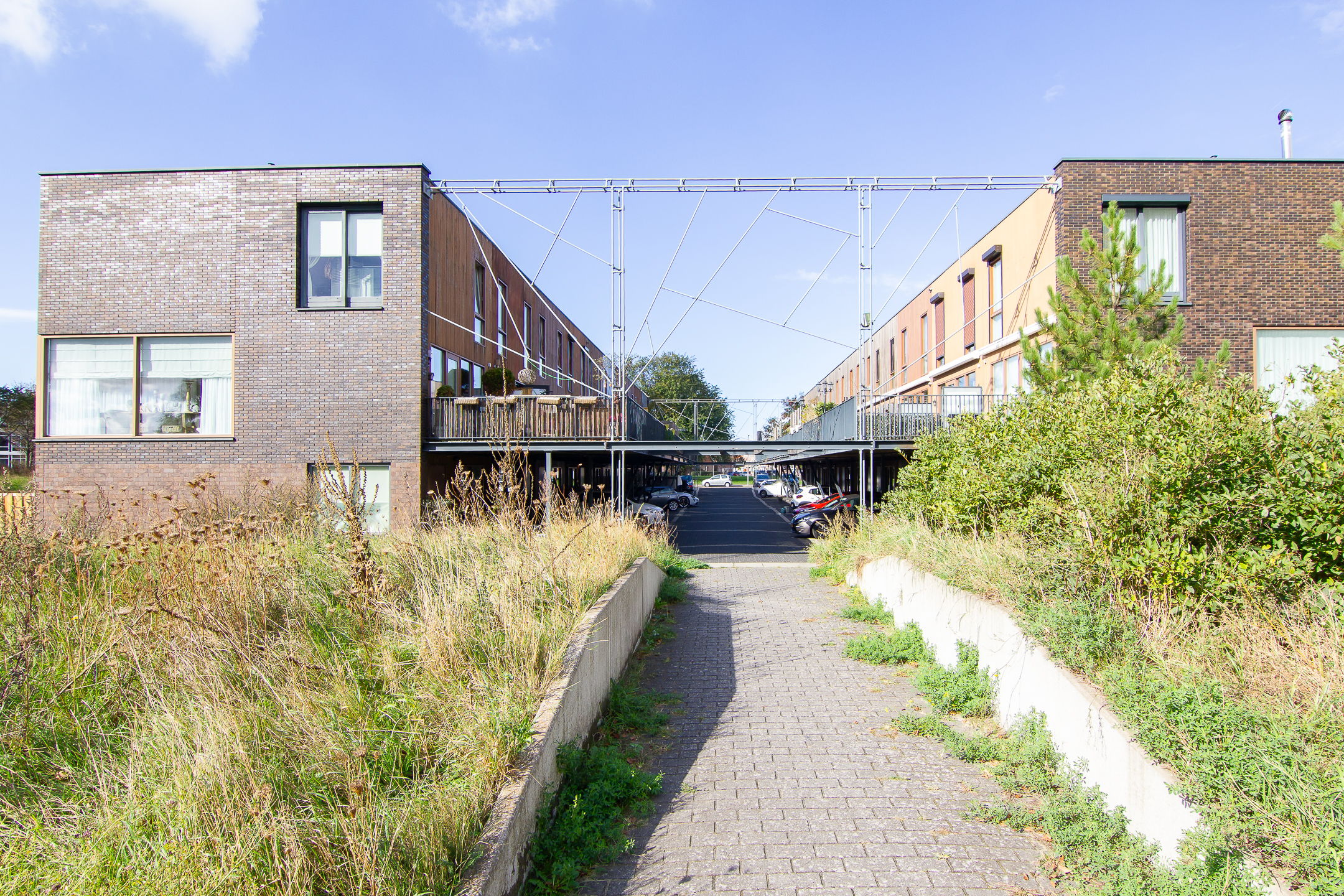 Modern family home with park views and private parking in IJmuiden — 42