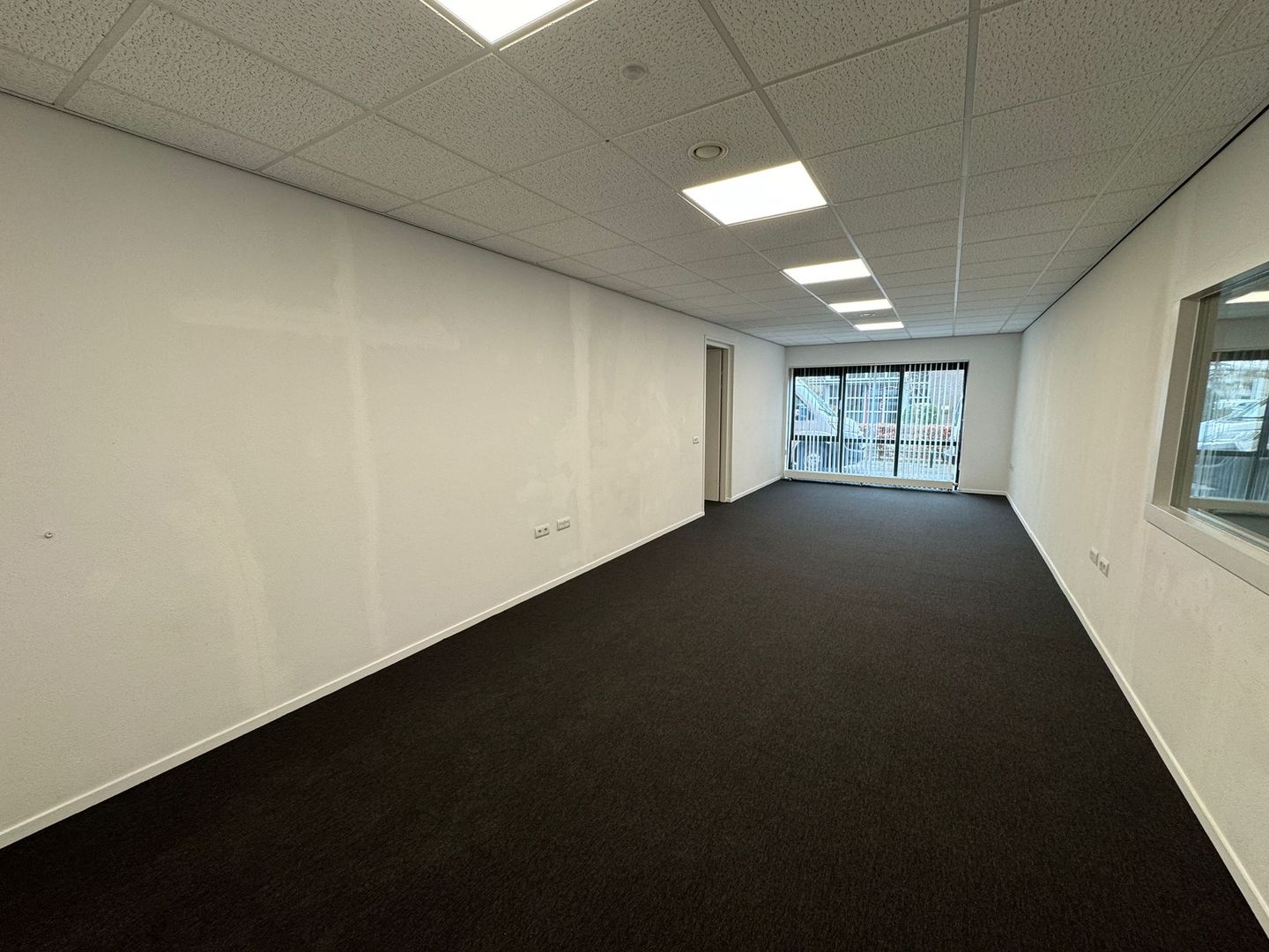 View photo 4 of Voltaweg 17