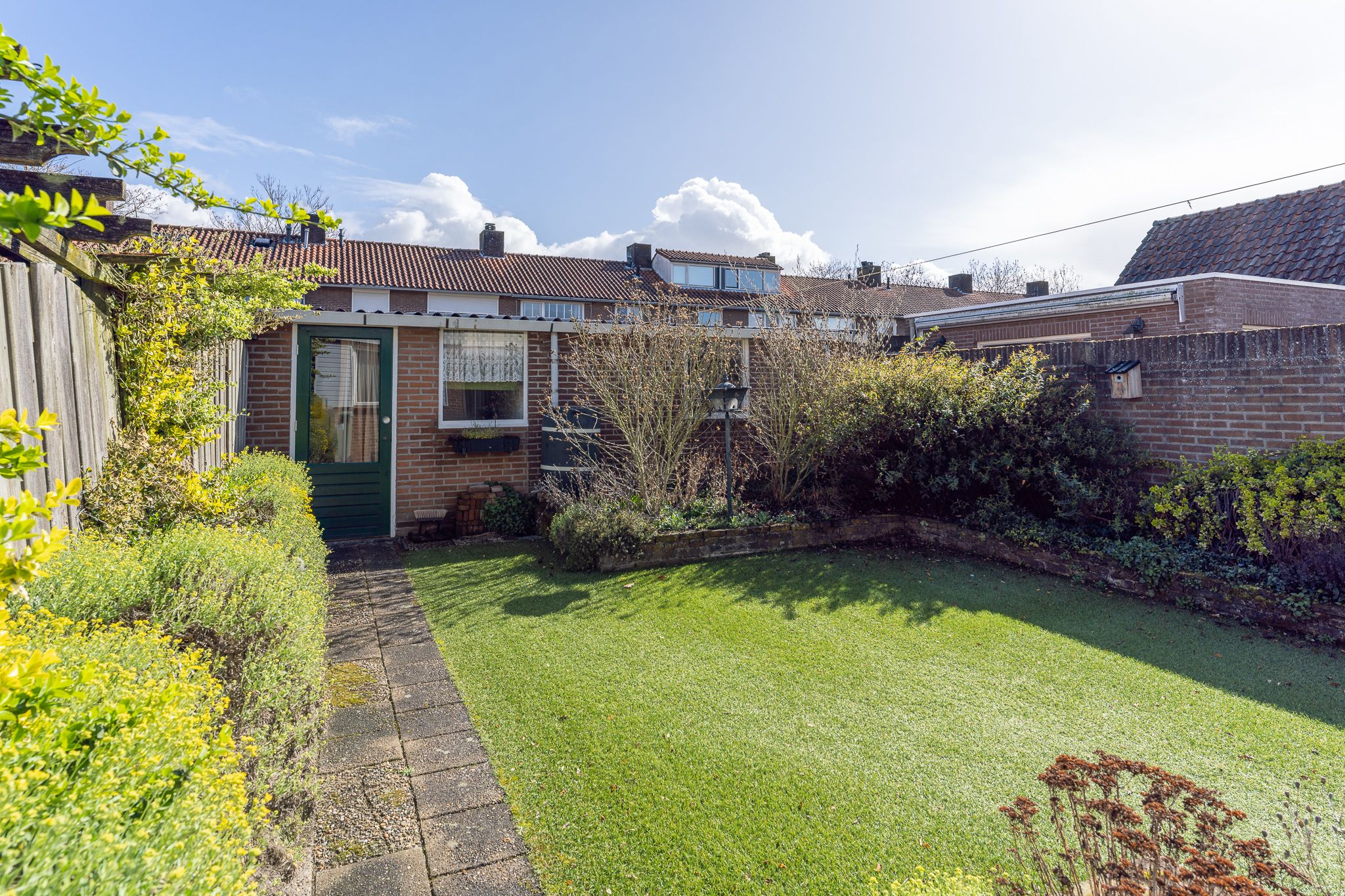 Terraced home with renovation potential in child-friendly Valkenswaard neighbourhood — 23