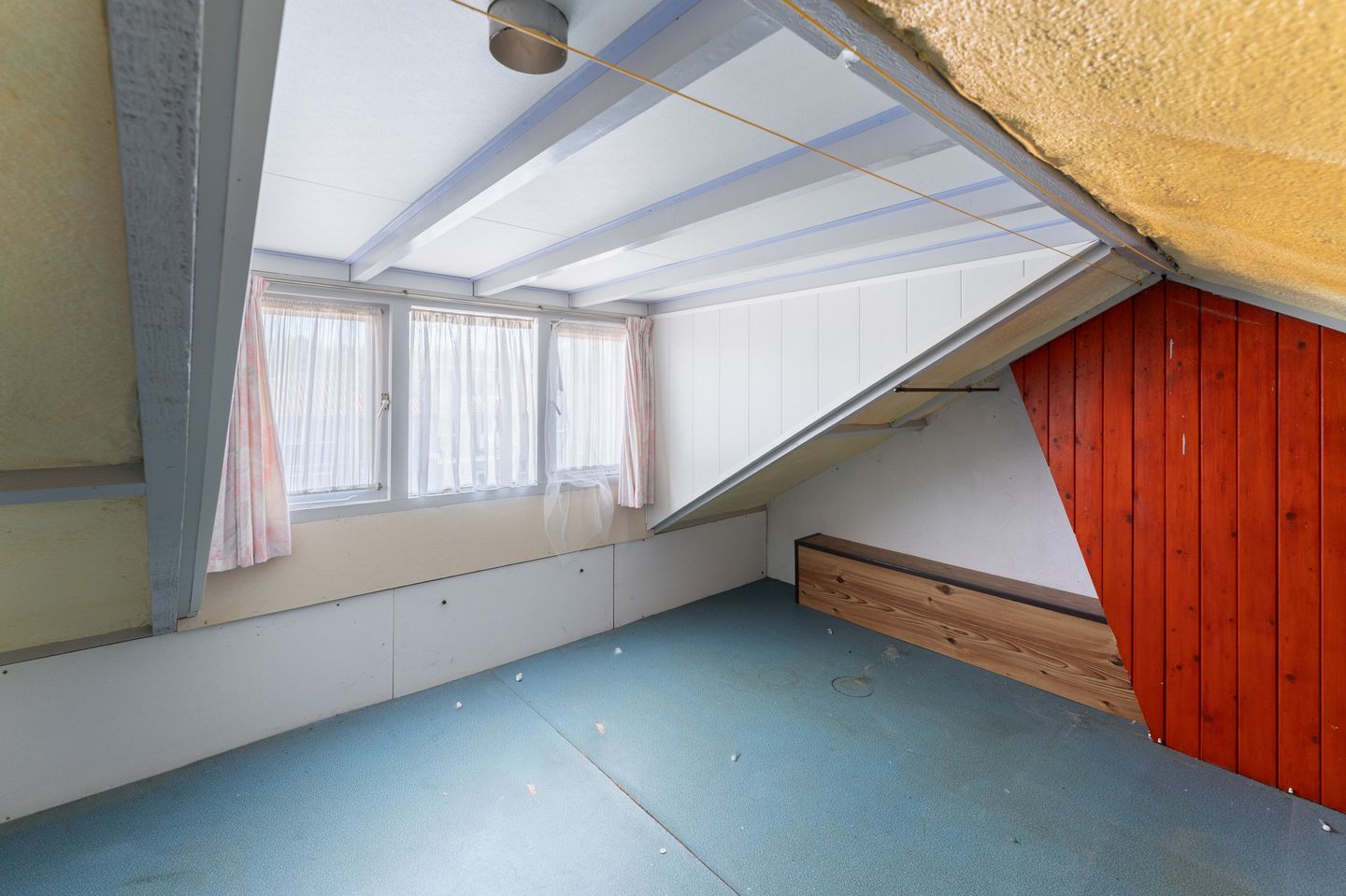 Terraced home with renovation potential in child-friendly Valkenswaard neighbourhood — 18