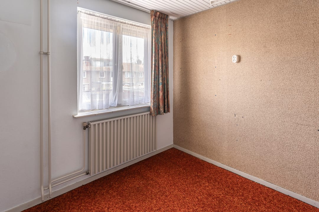 Terraced home with renovation potential in child-friendly Valkenswaard neighbourhood — 15