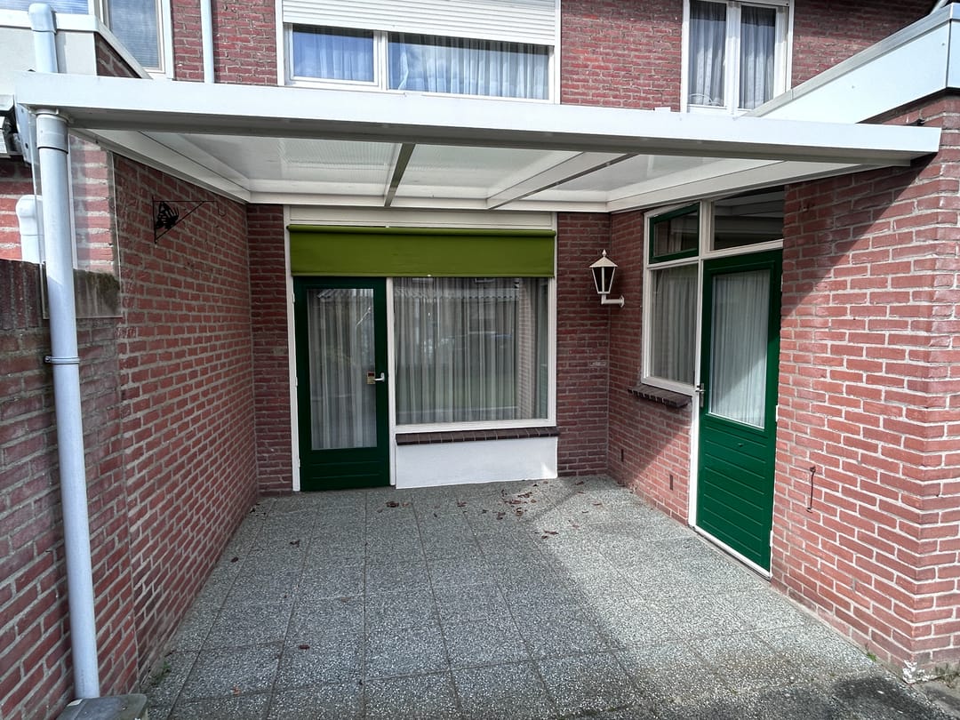 Terraced home with renovation potential in child-friendly Valkenswaard neighbourhood — 21
