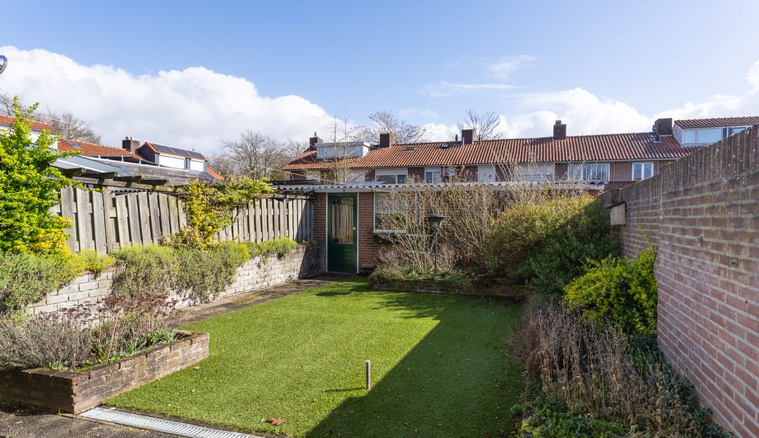Terraced home with renovation potential in child-friendly Valkenswaard neighbourhood — 22