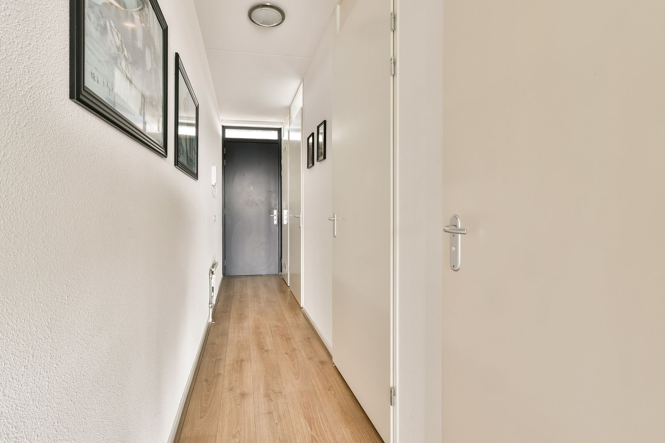 Modern 45m² Apartment with South-Facing Balcony and Unobstructed Views — 12