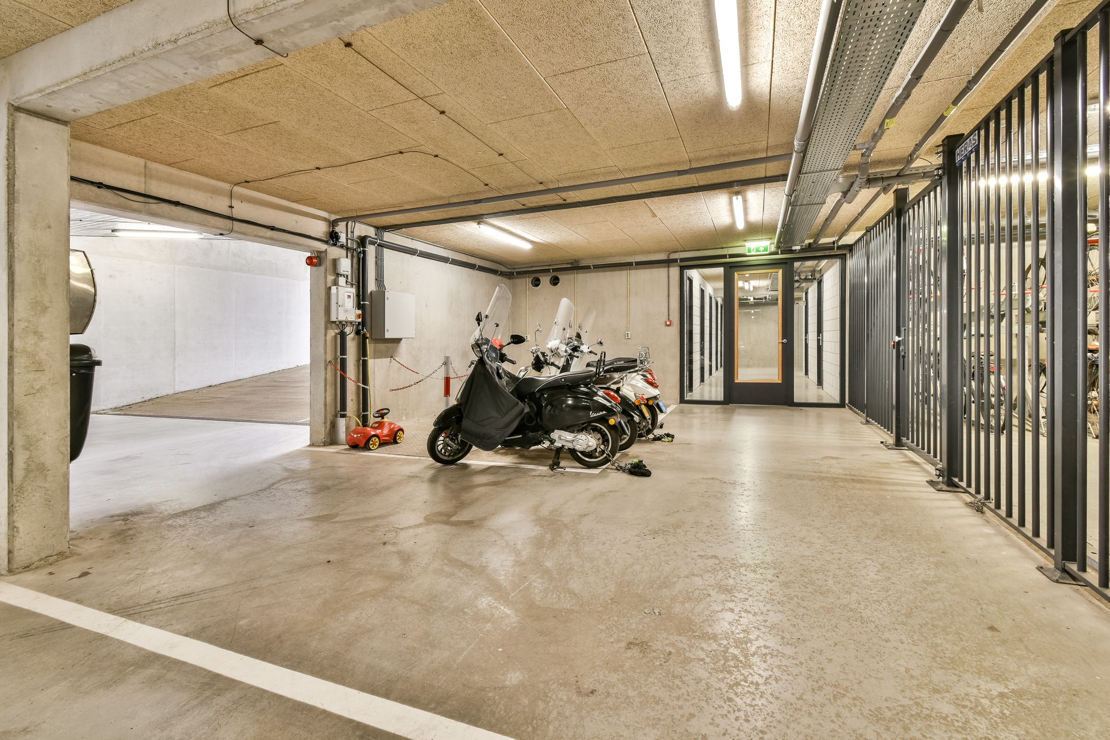 Modern 45m² Apartment with South-Facing Balcony and Unobstructed Views — 15