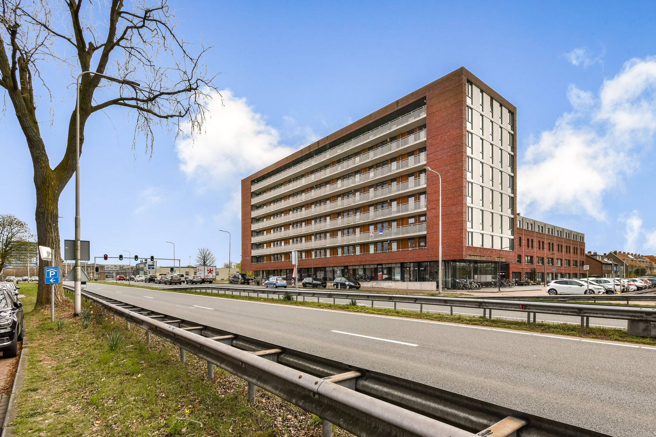 Modern 45m² Apartment with South-Facing Balcony and Unobstructed Views — 18