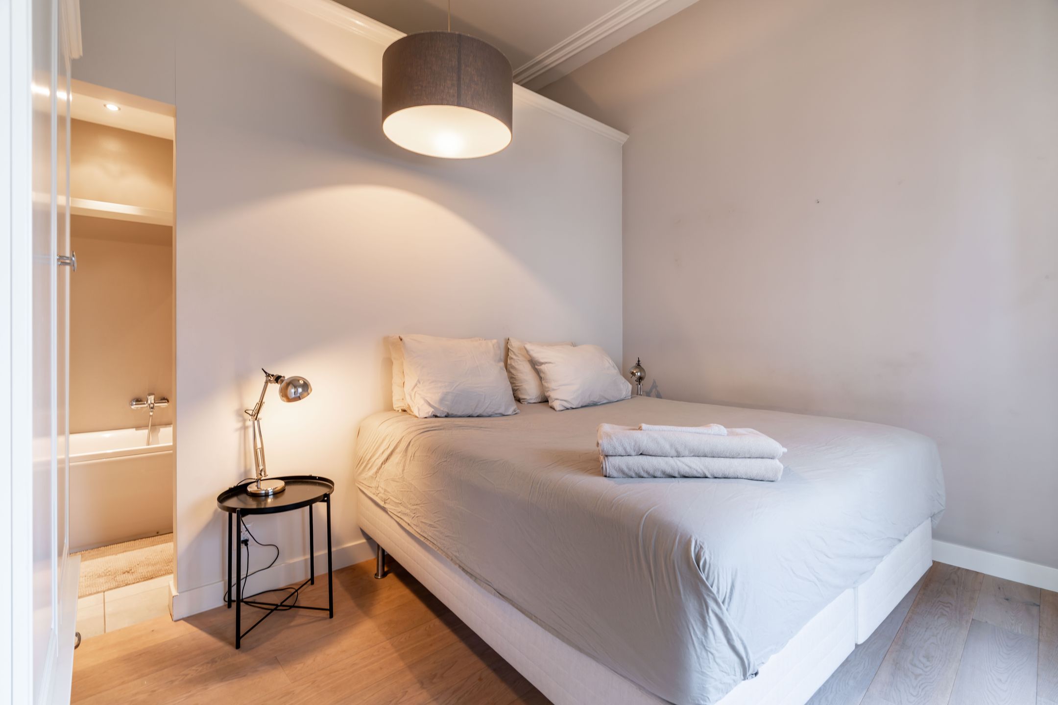 Elegant apartment with authentic details and terrace in Voorhout — 15
