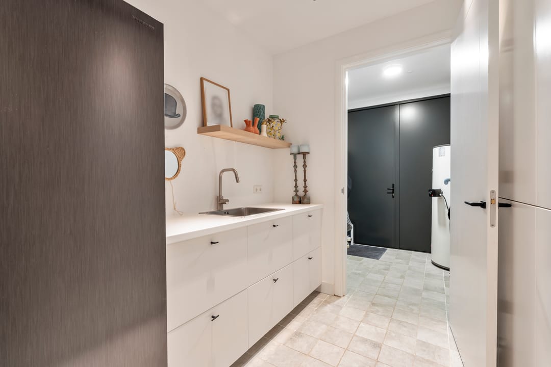 Fully Renovated Corner House with A+++ Energy Label in Elsrijk — 17