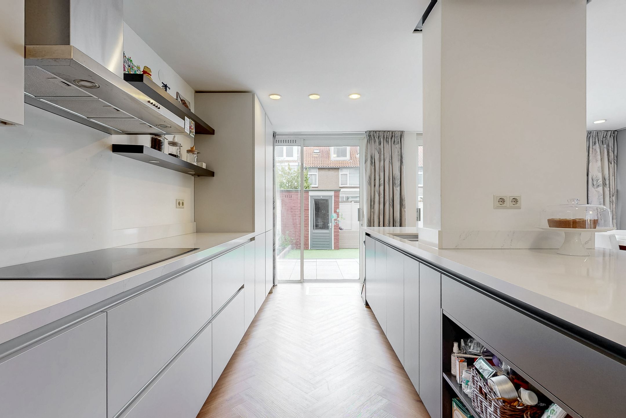 Spacious and Modernized Family Home in Elsrijk Oost — 12