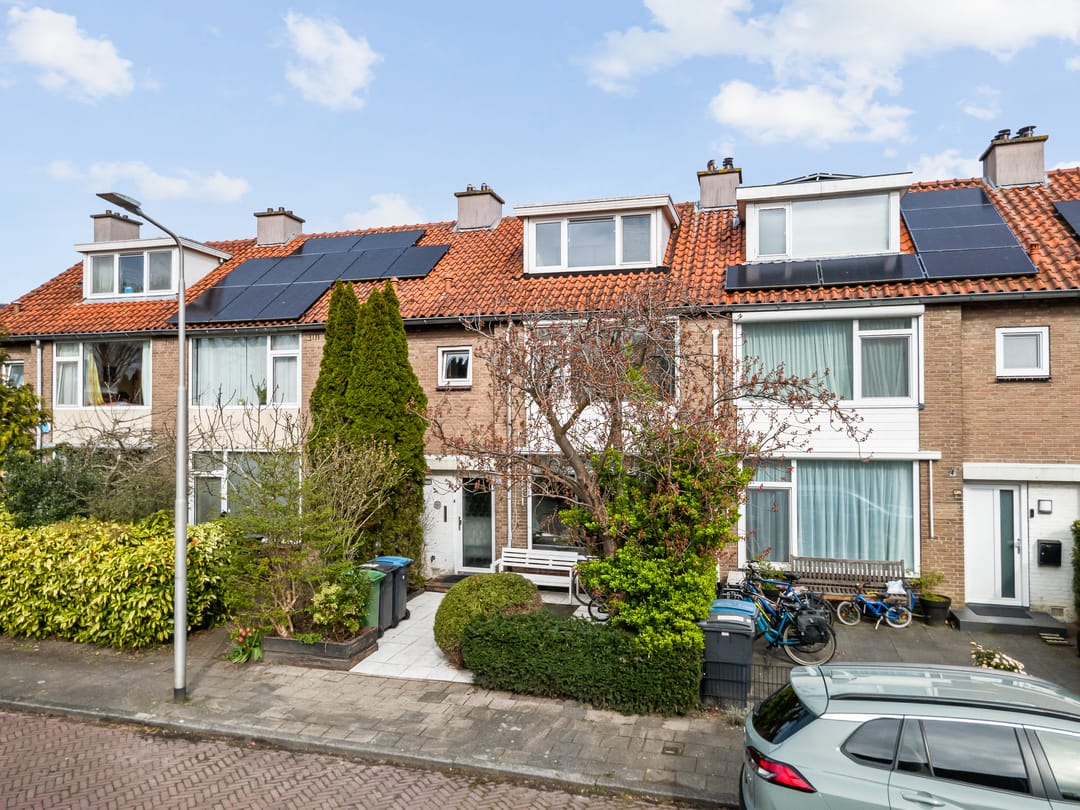 Spacious and Modernized Family Home in Elsrijk Oost — 41