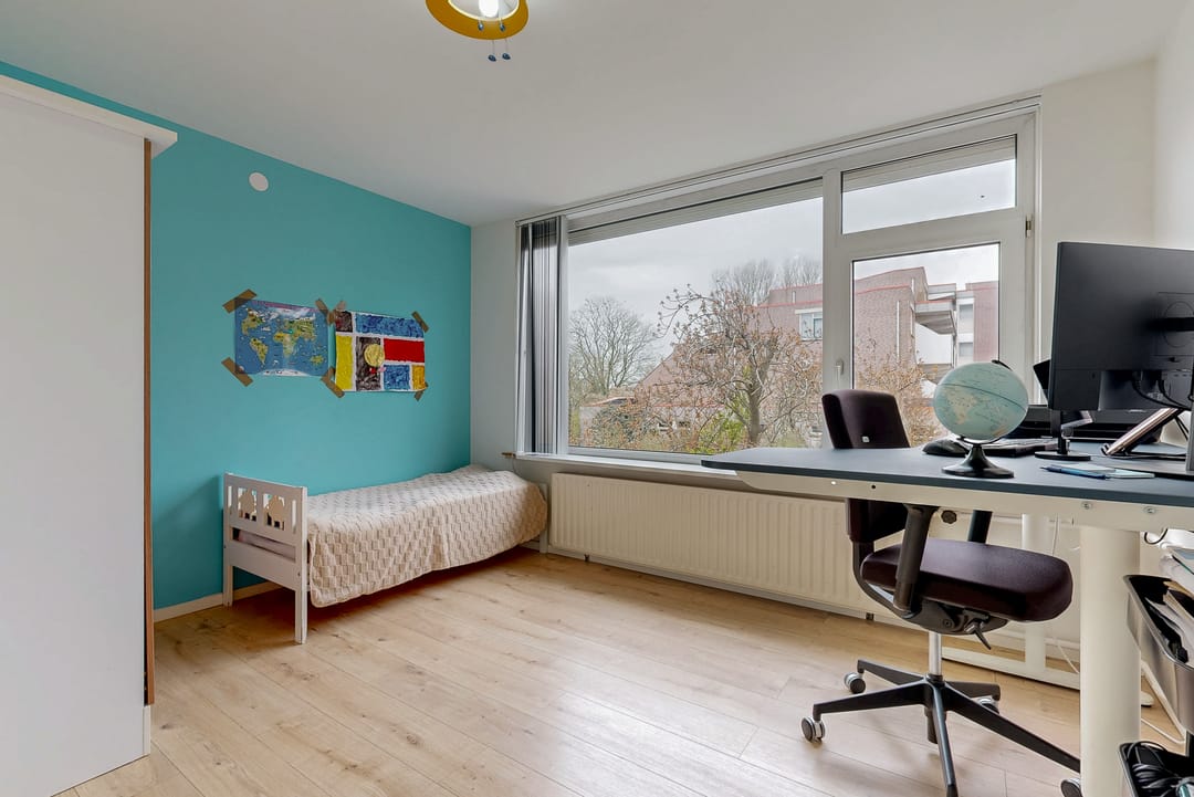 Spacious and Modernized Family Home in Elsrijk Oost — 22