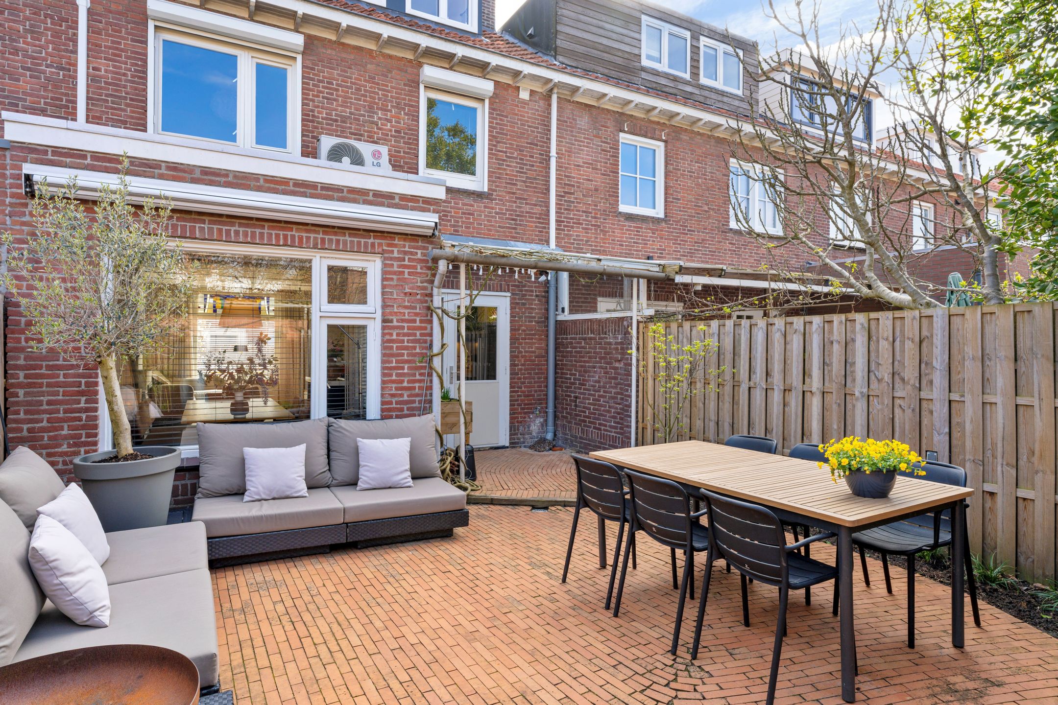 Characterful 1950s Terraced Home with Modern Extensions in Tilburg — 33