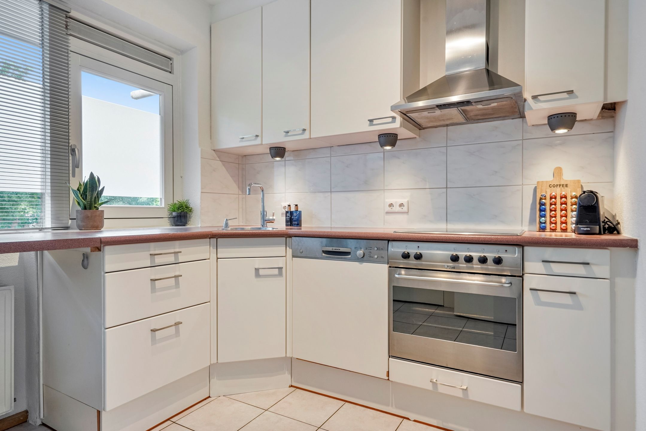 Stylish and Light Apartment in Green Tilburg Location — 15