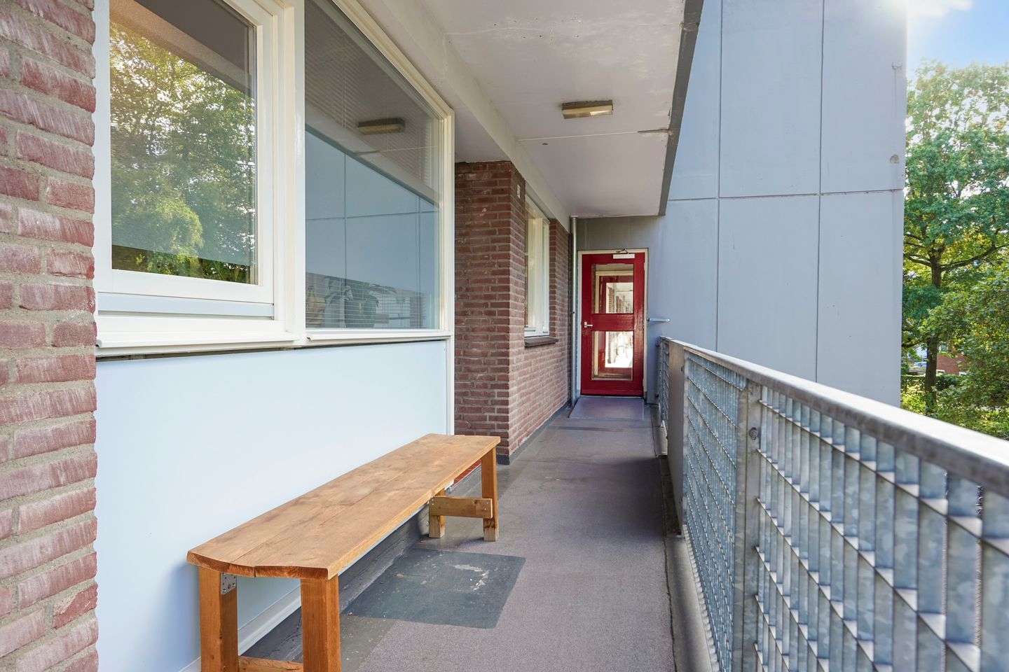 Stylish and Light Apartment in Green Tilburg Location — 29