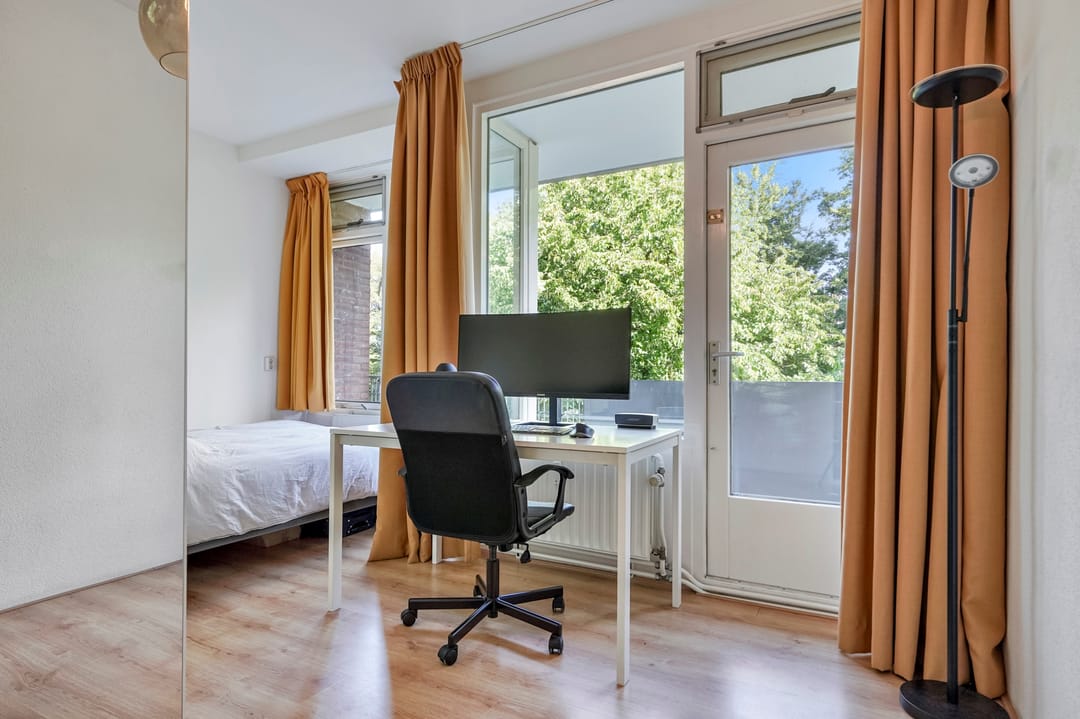Stylish and Light Apartment in Green Tilburg Location — 22