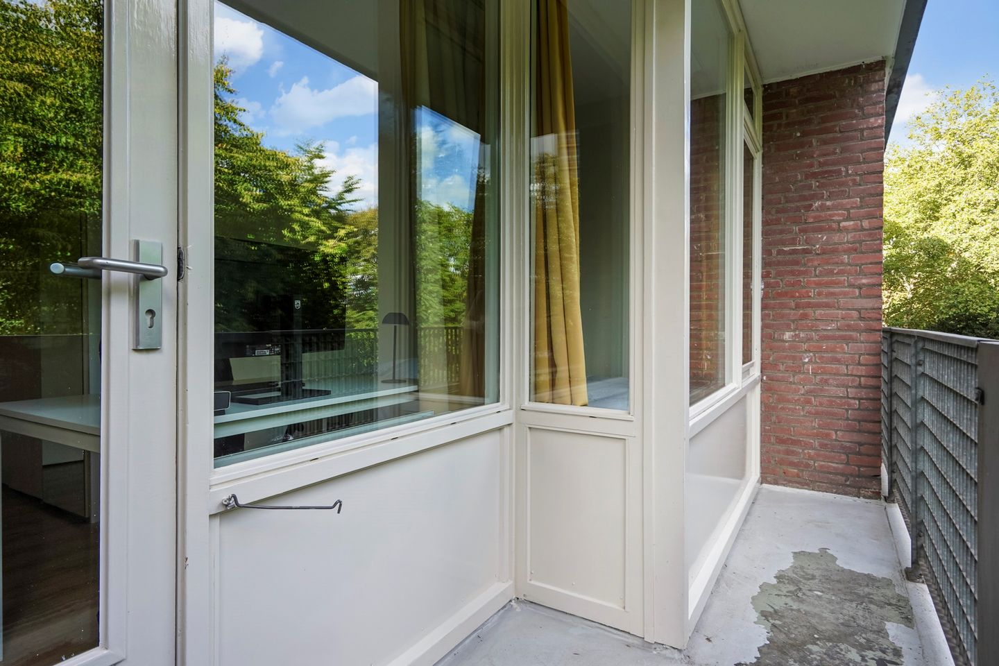 Stylish and Light Apartment in Green Tilburg Location — 25