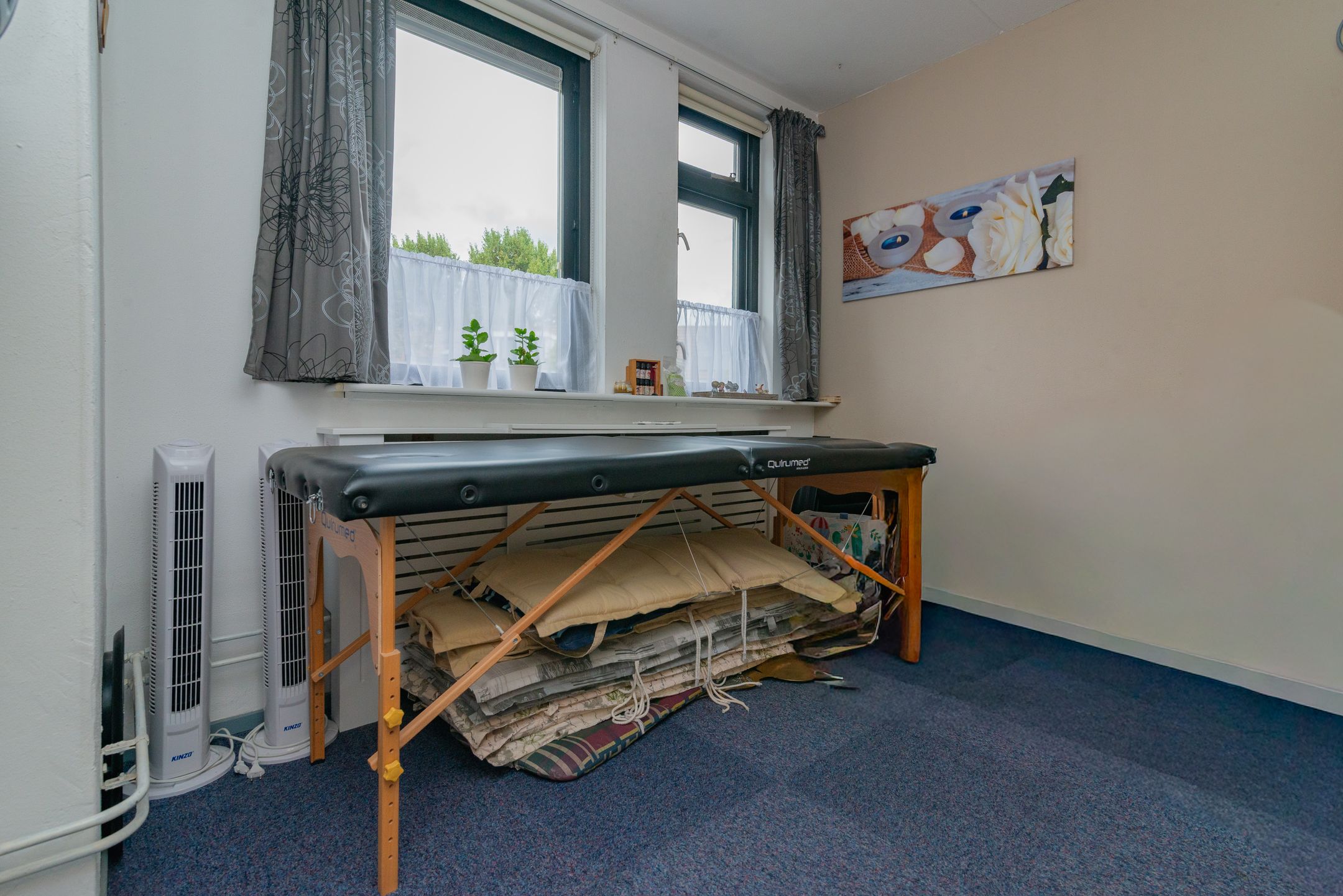 Spacious Corner Townhouse with 4 Bedrooms, South-Facing Garden and Private Parking — 24