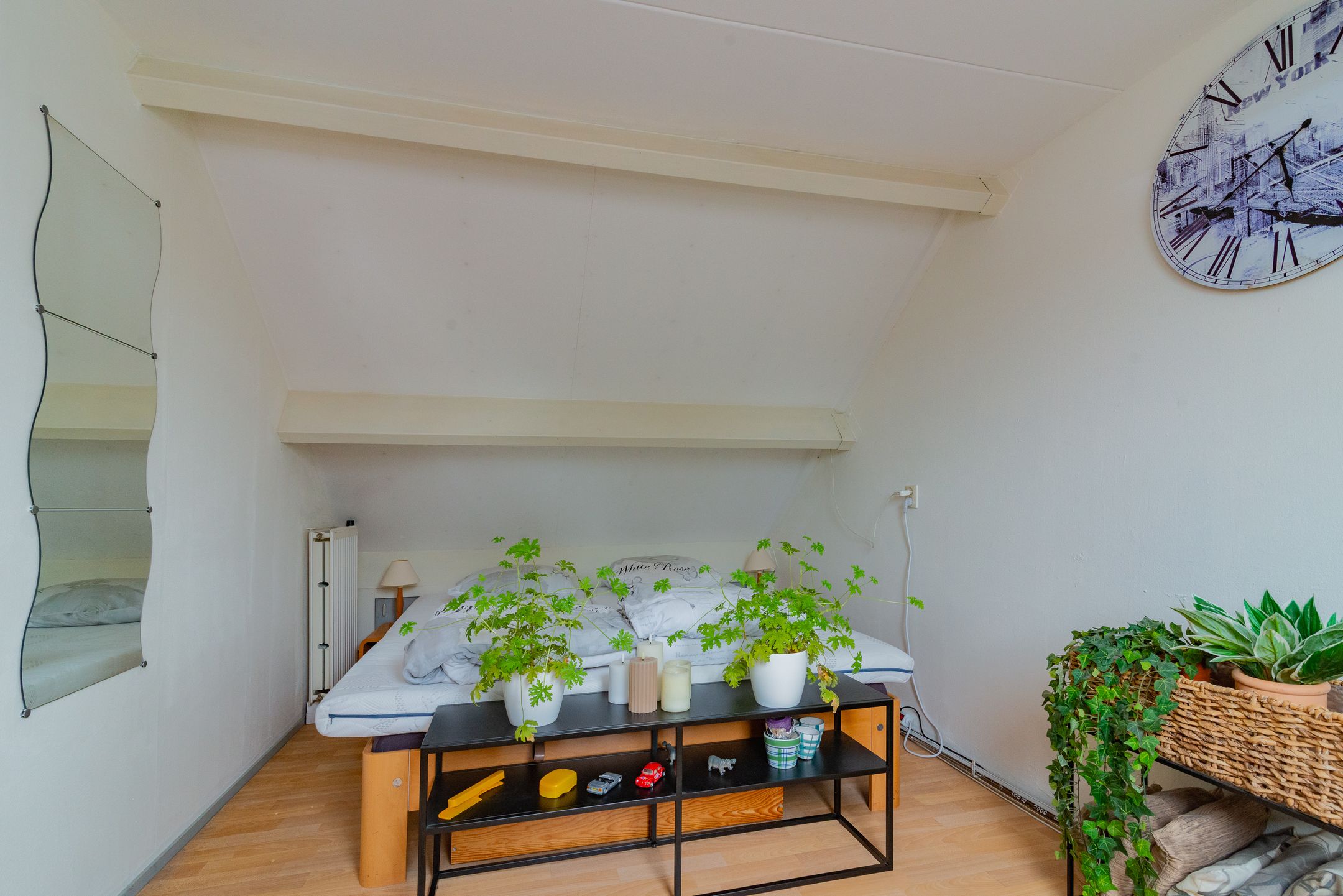 Spacious Corner Townhouse with 4 Bedrooms, South-Facing Garden and Private Parking — 27