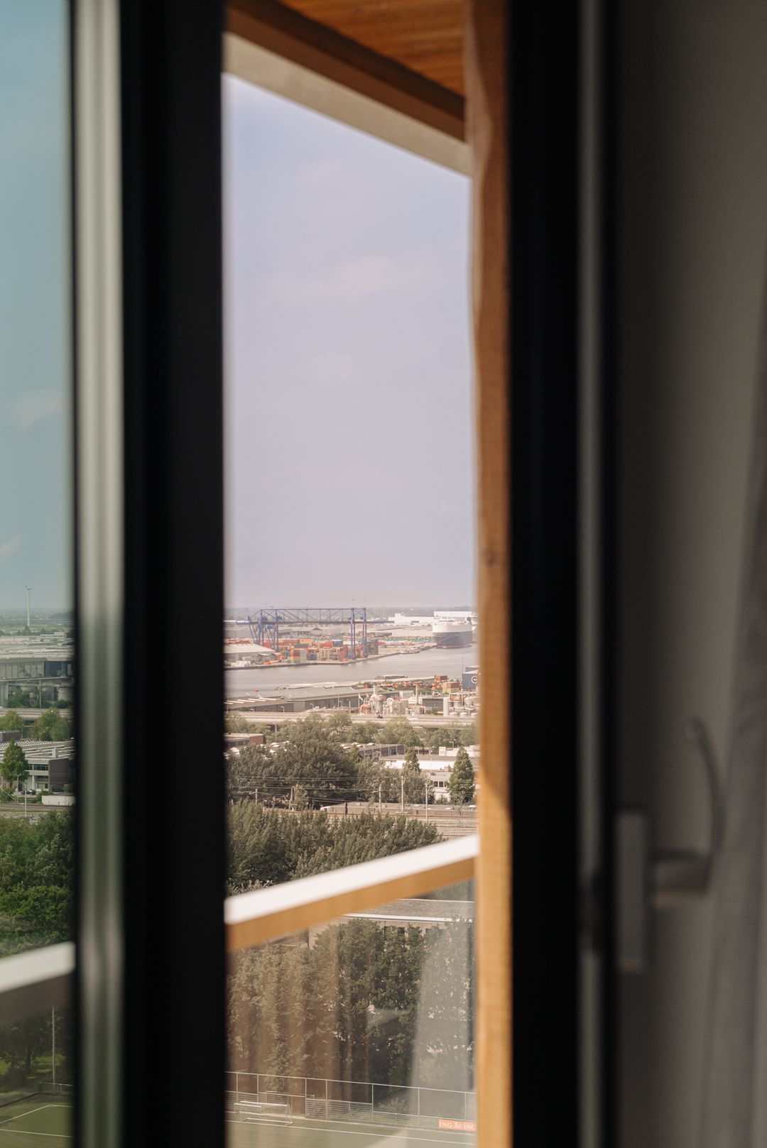 Photo 13 of Heathrowstraat 350