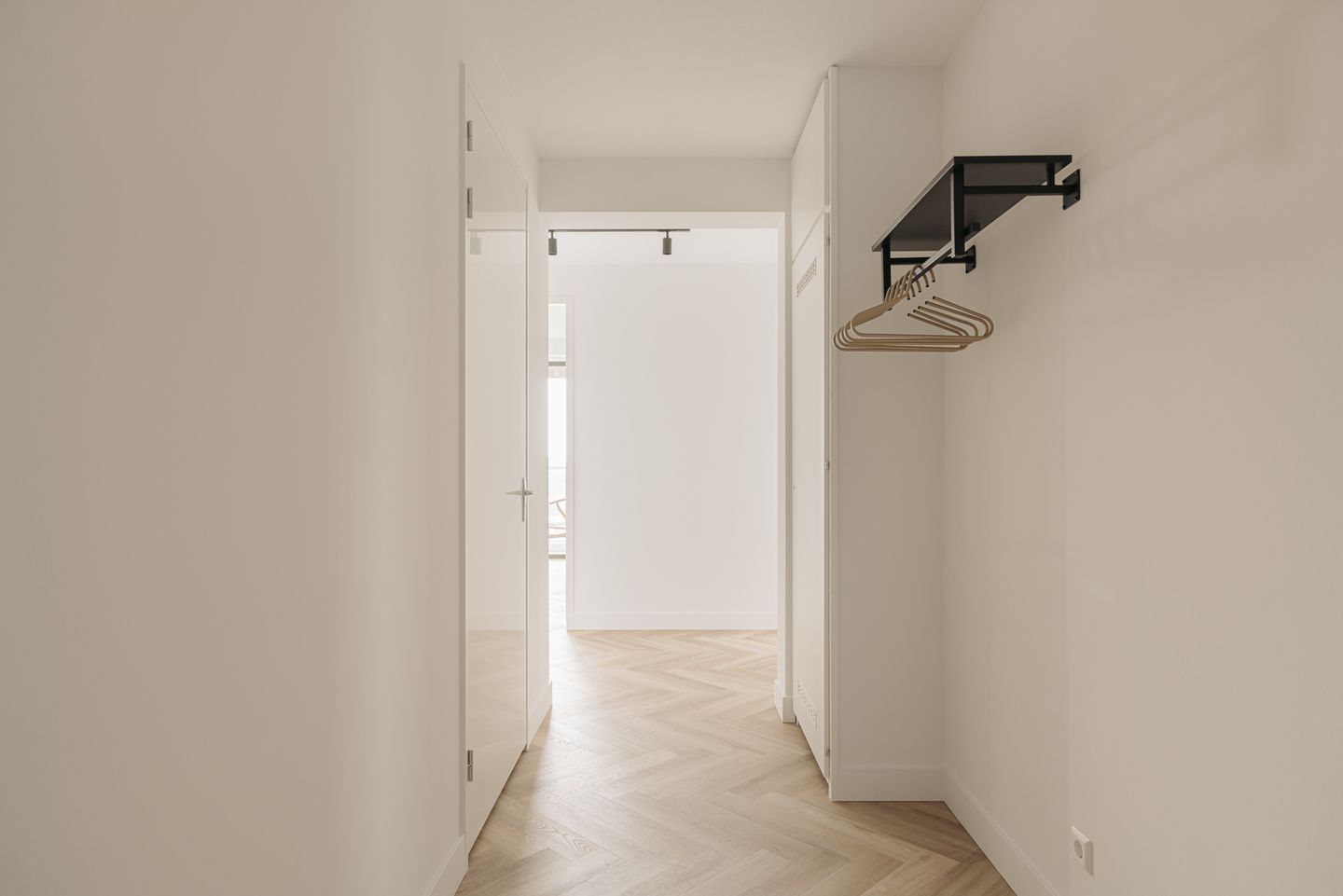 Photo 10 of Heathrowstraat 350