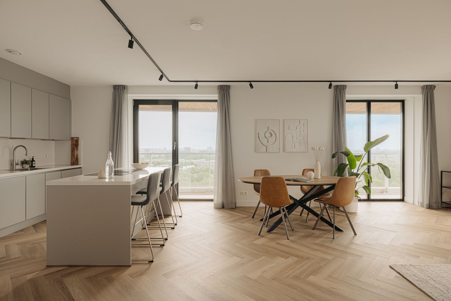 Photo 14 of Heathrowstraat 350