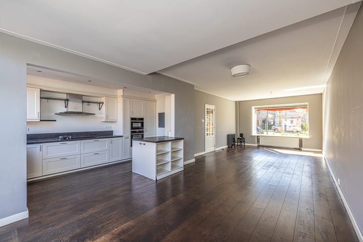 Photo 2 of Roomburgerlaan 26