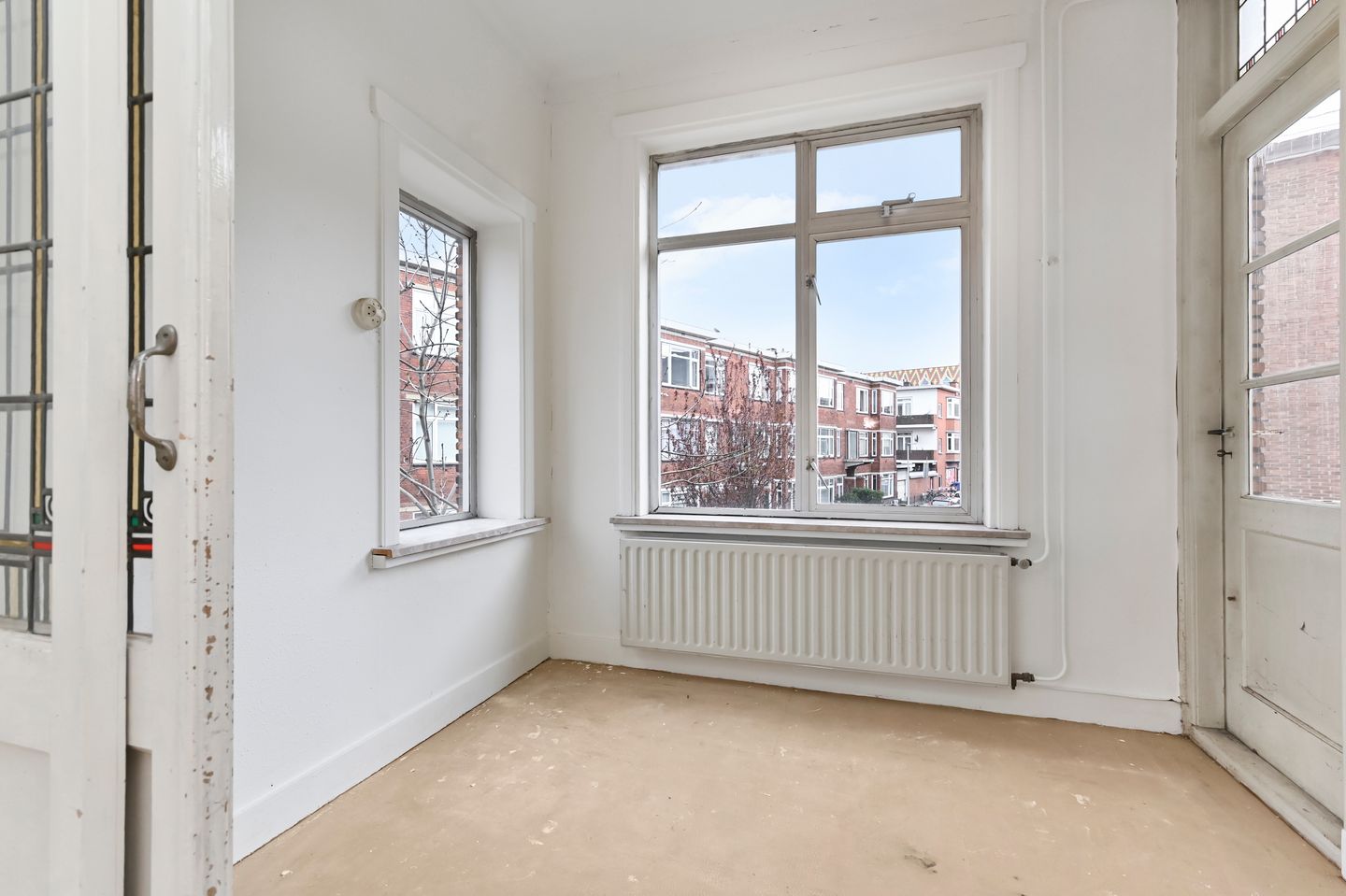 Spacious corner apartment with two bedrooms and sunny balcony near Zuiderpark — 20