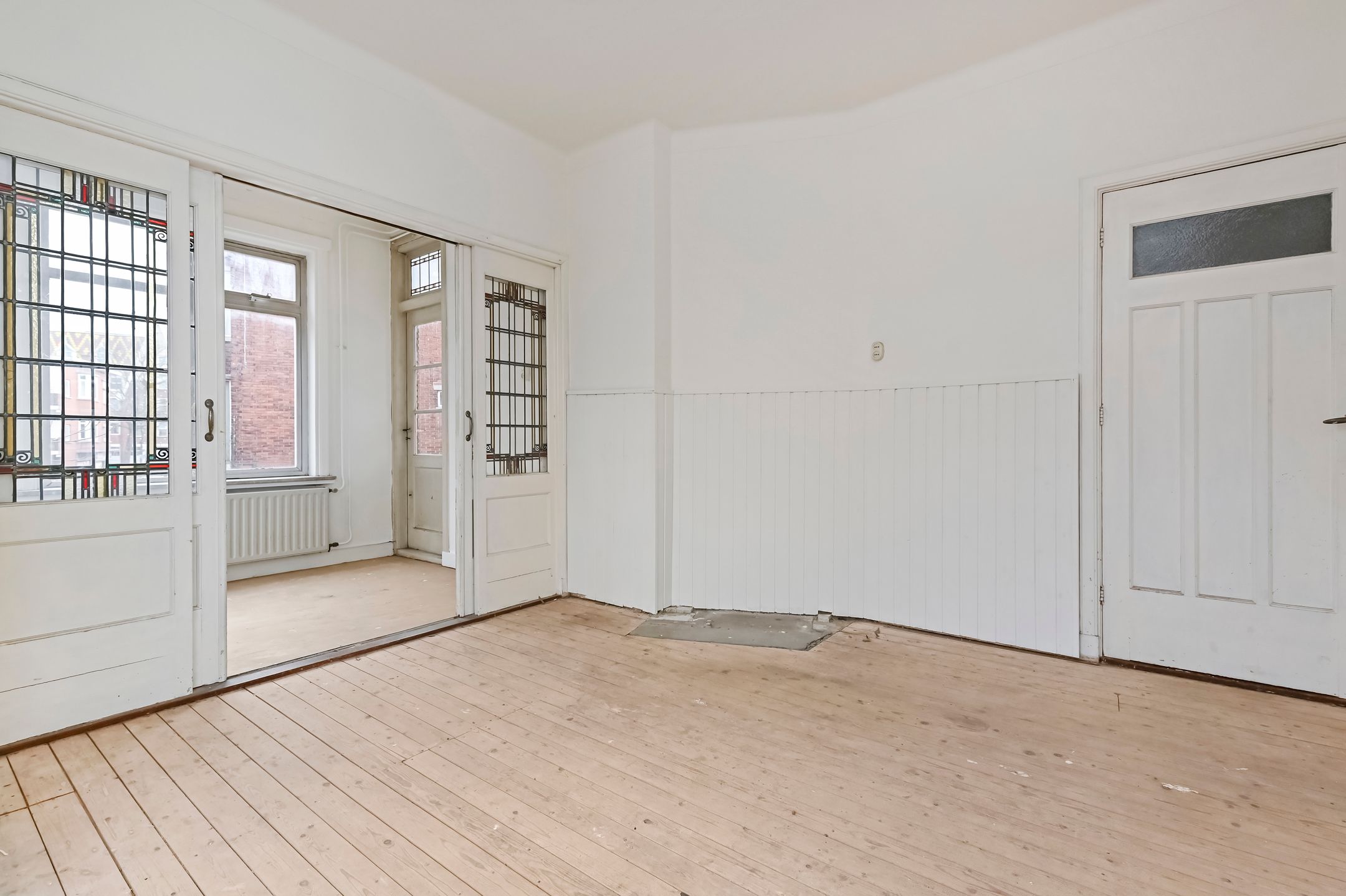Spacious corner apartment with two bedrooms and sunny balcony near Zuiderpark — 18