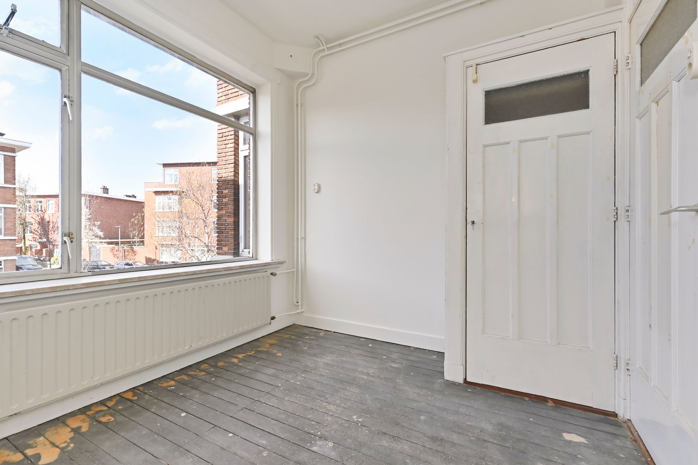 Spacious corner apartment with two bedrooms and sunny balcony near Zuiderpark — 24