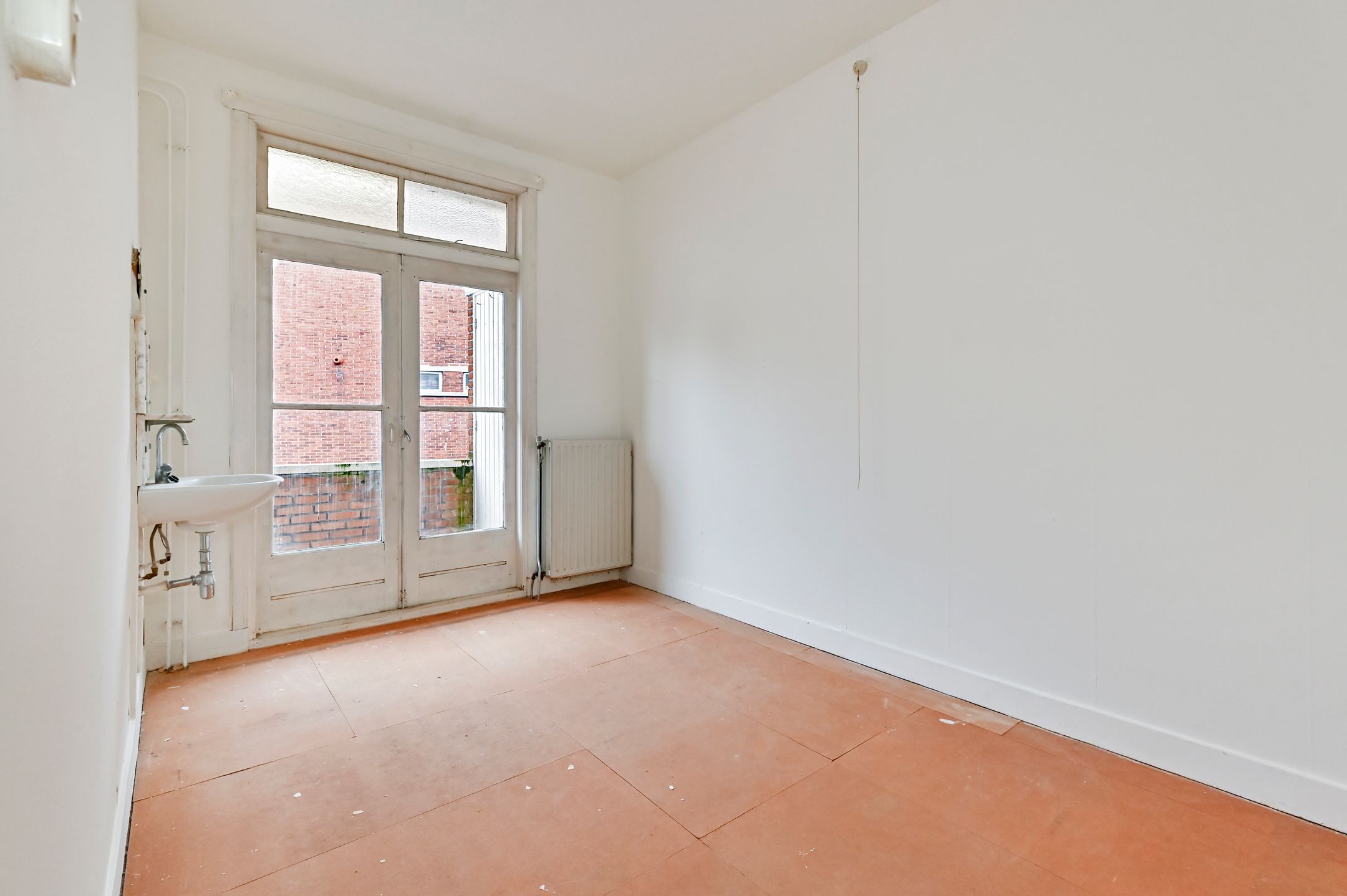 Spacious corner apartment with two bedrooms and sunny balcony near Zuiderpark — 26