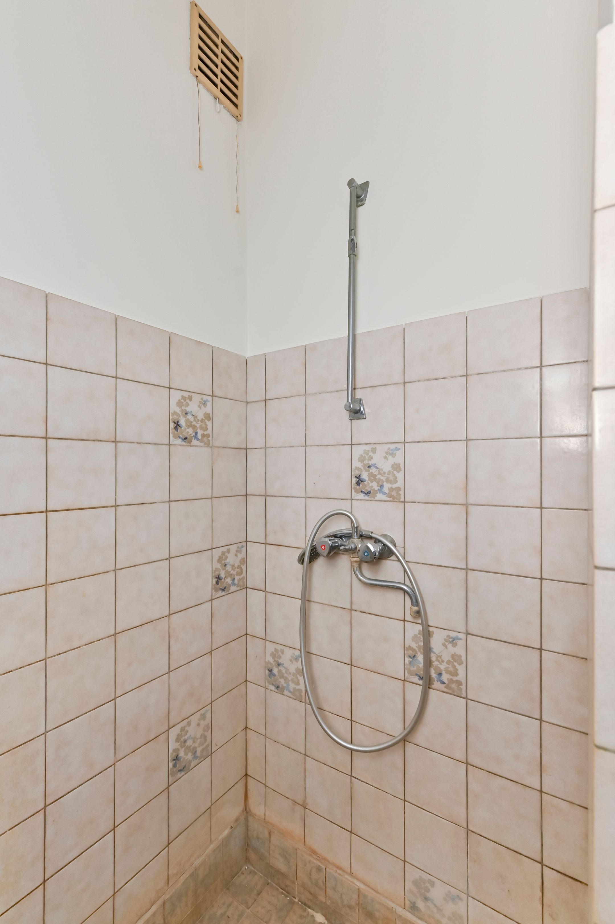 Spacious corner apartment with two bedrooms and sunny balcony near Zuiderpark — 29