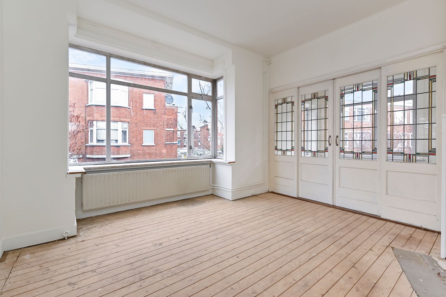 Spacious corner apartment with two bedrooms and sunny balcony near Zuiderpark — 19