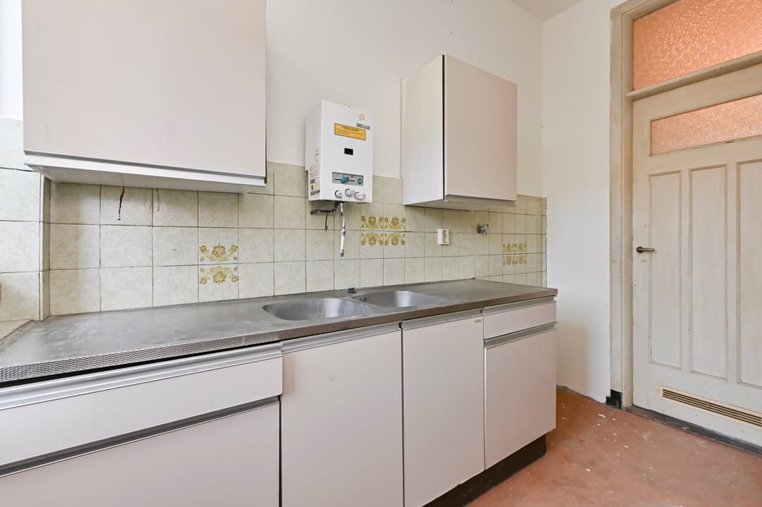 Spacious corner apartment with two bedrooms and sunny balcony near Zuiderpark — 23