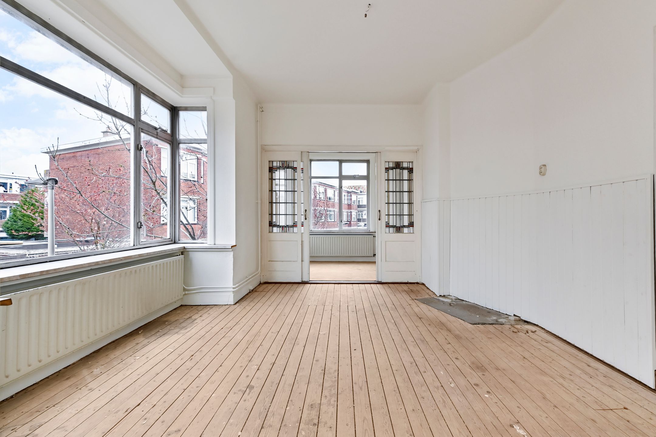 Spacious corner apartment with two bedrooms and sunny balcony near Zuiderpark — 15