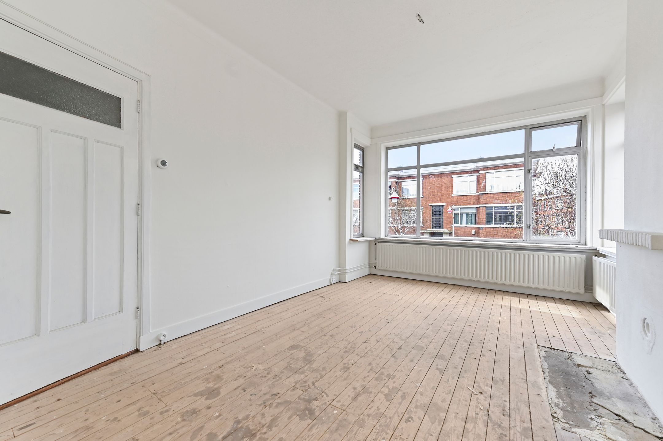 Spacious corner apartment with two bedrooms and sunny balcony near Zuiderpark — 12