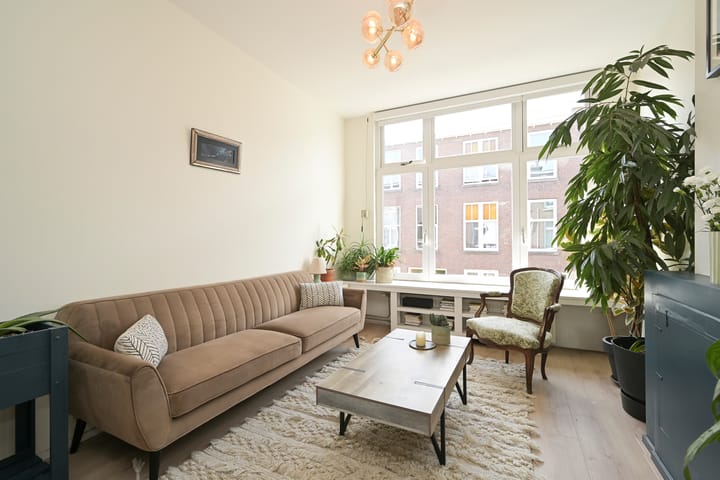 Photo 4 of Hendrik van Deventerstraat 127