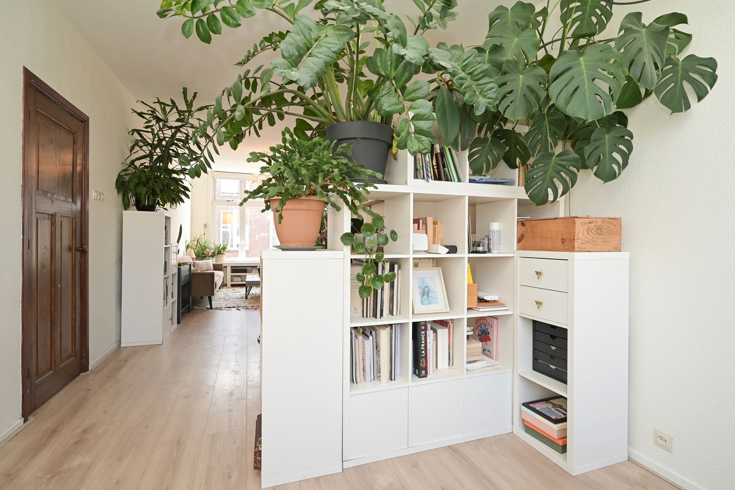 Spacious Renovated Apartment with XL Living Room in Popular Valkenboskwartier — 24