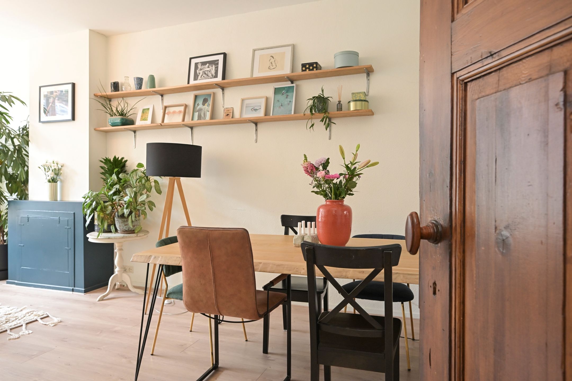 Spacious Renovated Apartment with XL Living Room in Popular Valkenboskwartier — 20