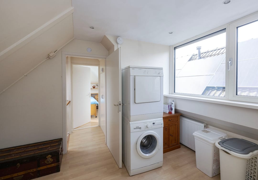 Spacious Semi-Detached Home with Garage and Serre in Uden Center — 26